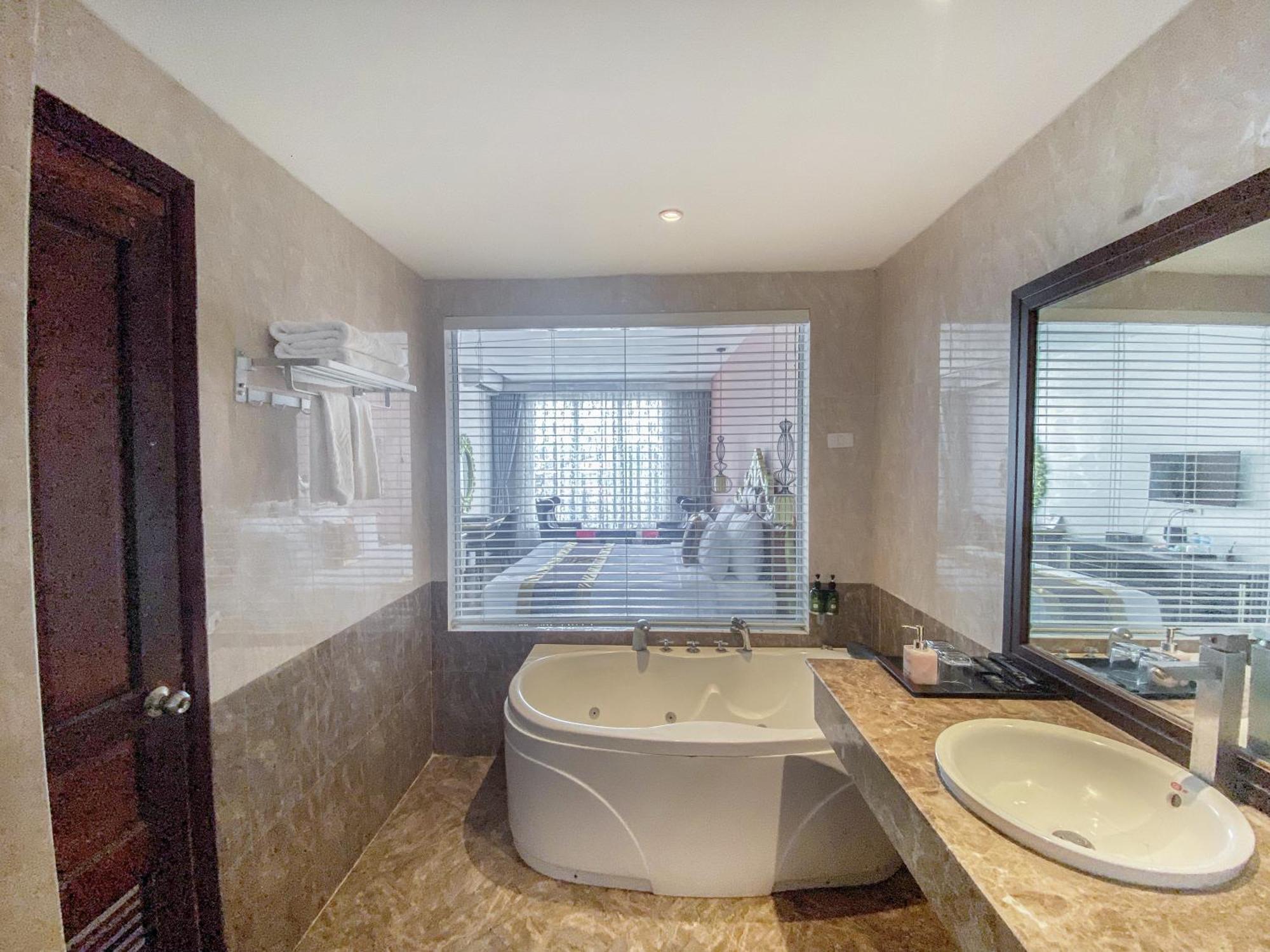 Xaysomboun Hotel & Spa Vientiane Luaran gambar